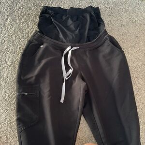 Figs Medium Maternity (over belly support) Jogger w cargo pocket- black